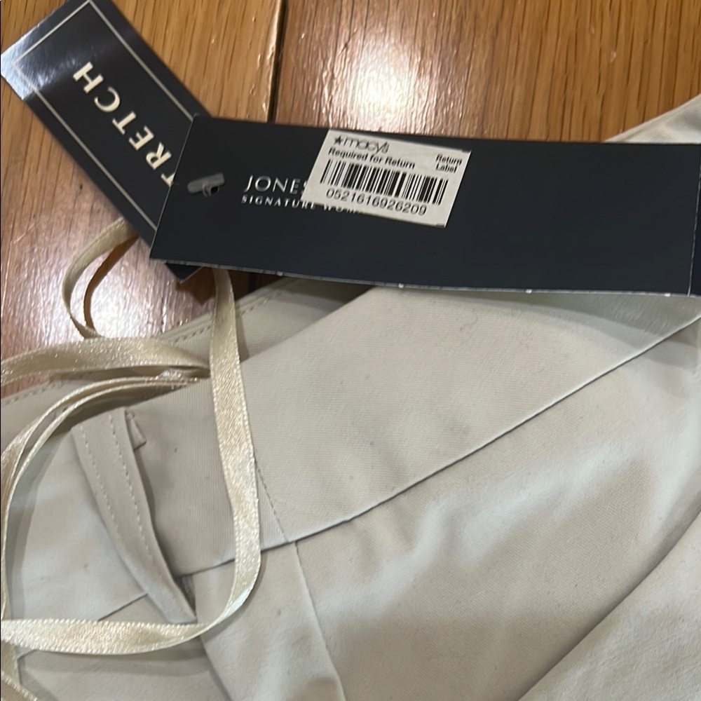 NWT-Jones New York New with tags Women’s Straight Leg Pants Polished Look. - Picture 2 of 3